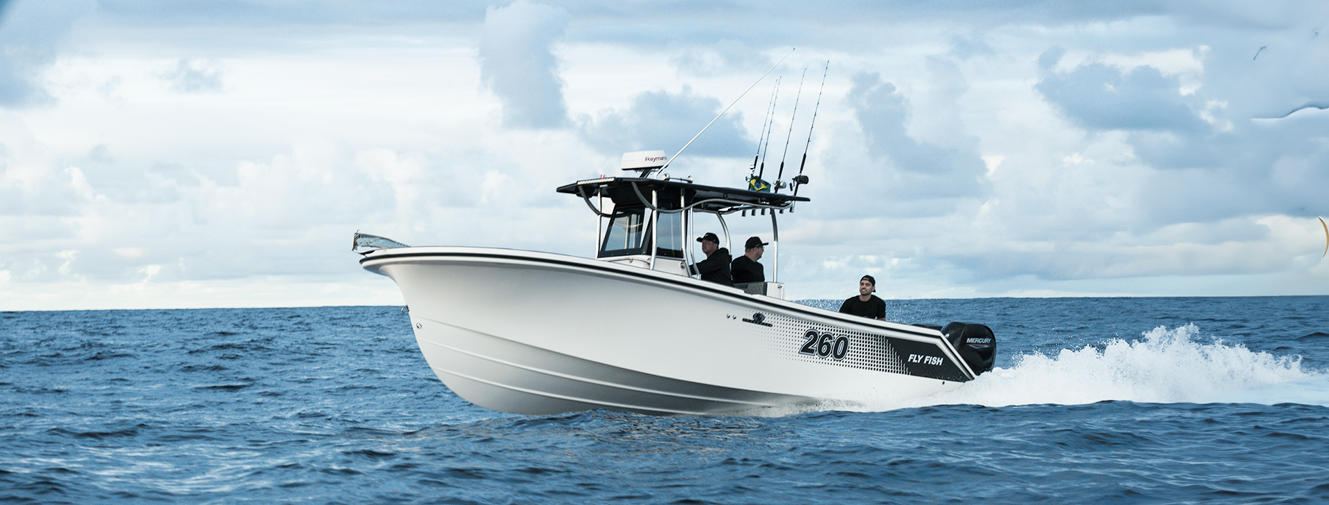 Lanchas de entrada impulsionam o mercado náutico brasileiro